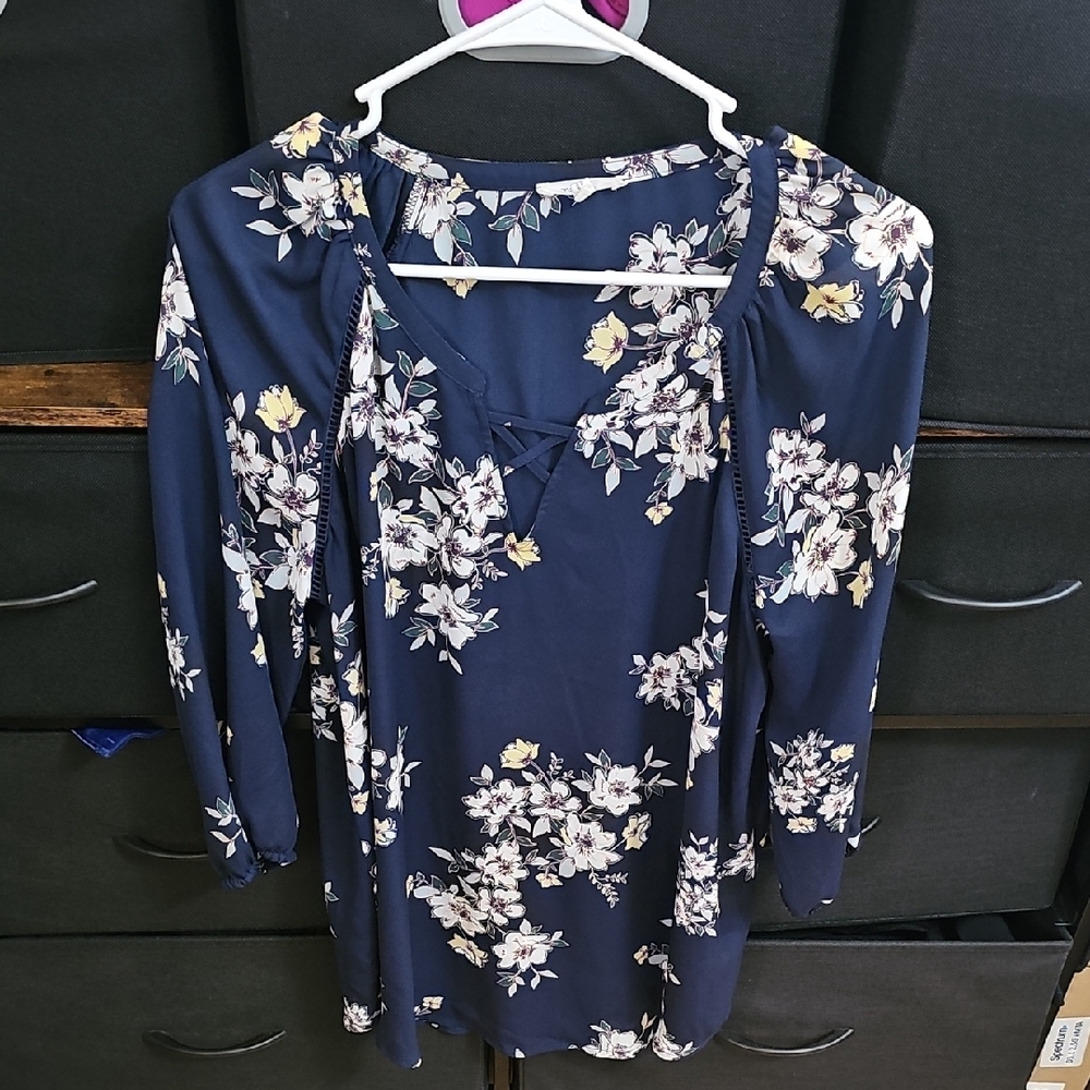 Maurices Blouse Size L Navy Floral